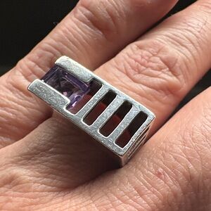 Unique sterling silver ring with amethyst stone marked beautiful ring size 6.5-7